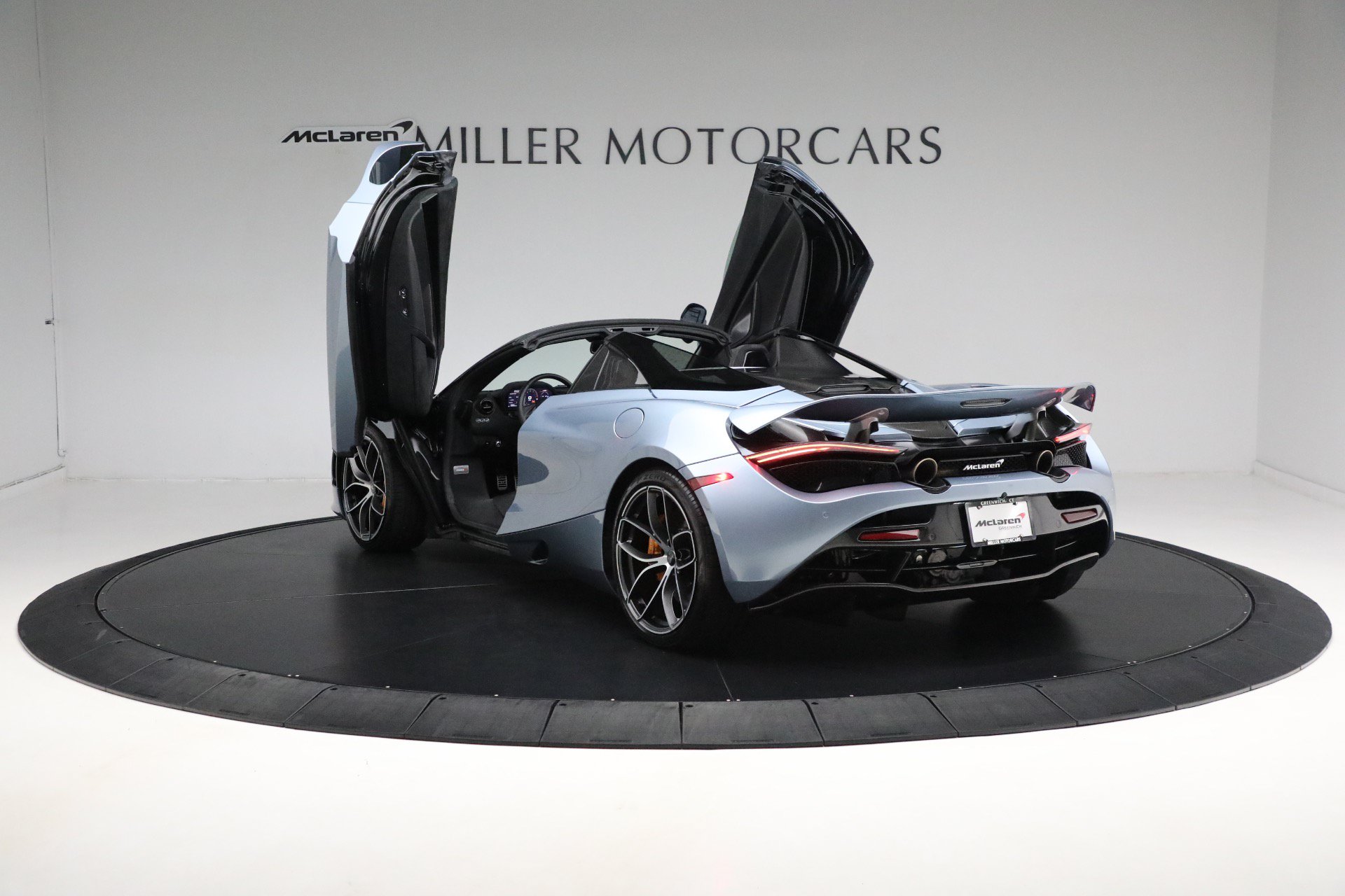 Used 2023 McLaren 720S Performance photo 18
