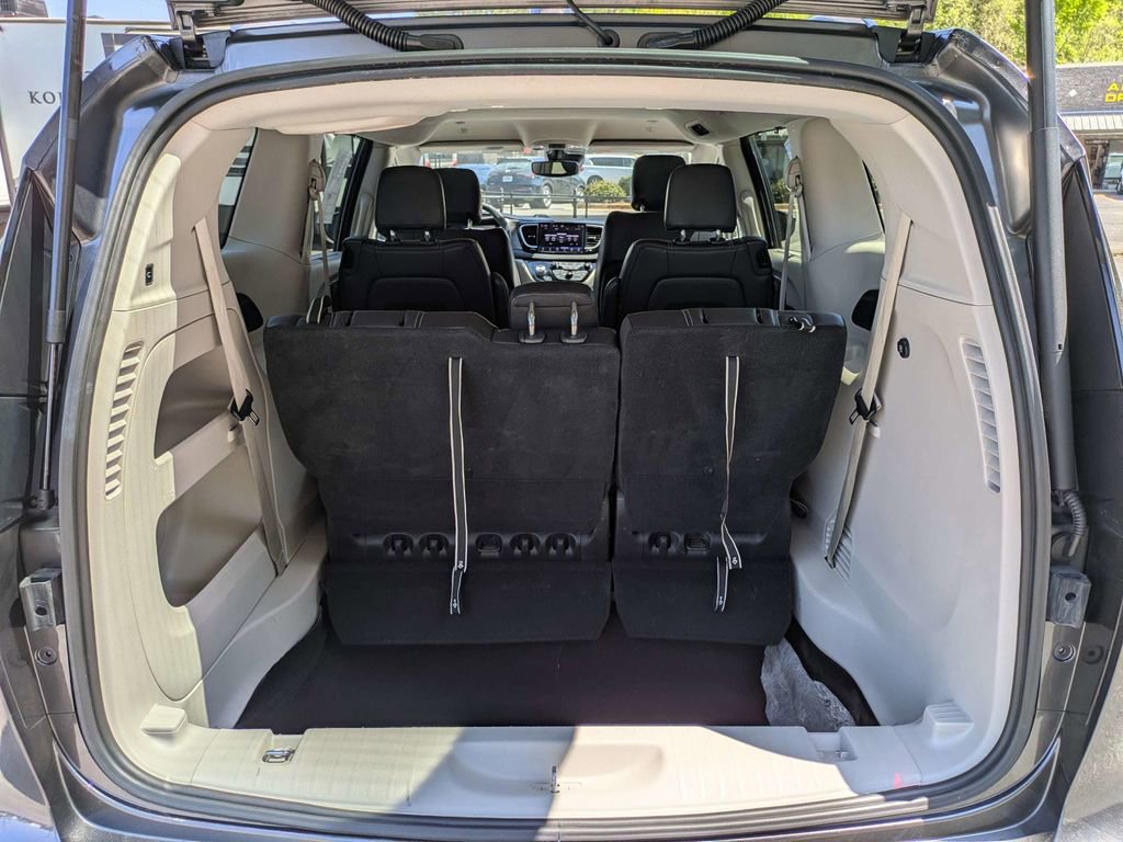 2022 Chrysler Pacifica Touring-L