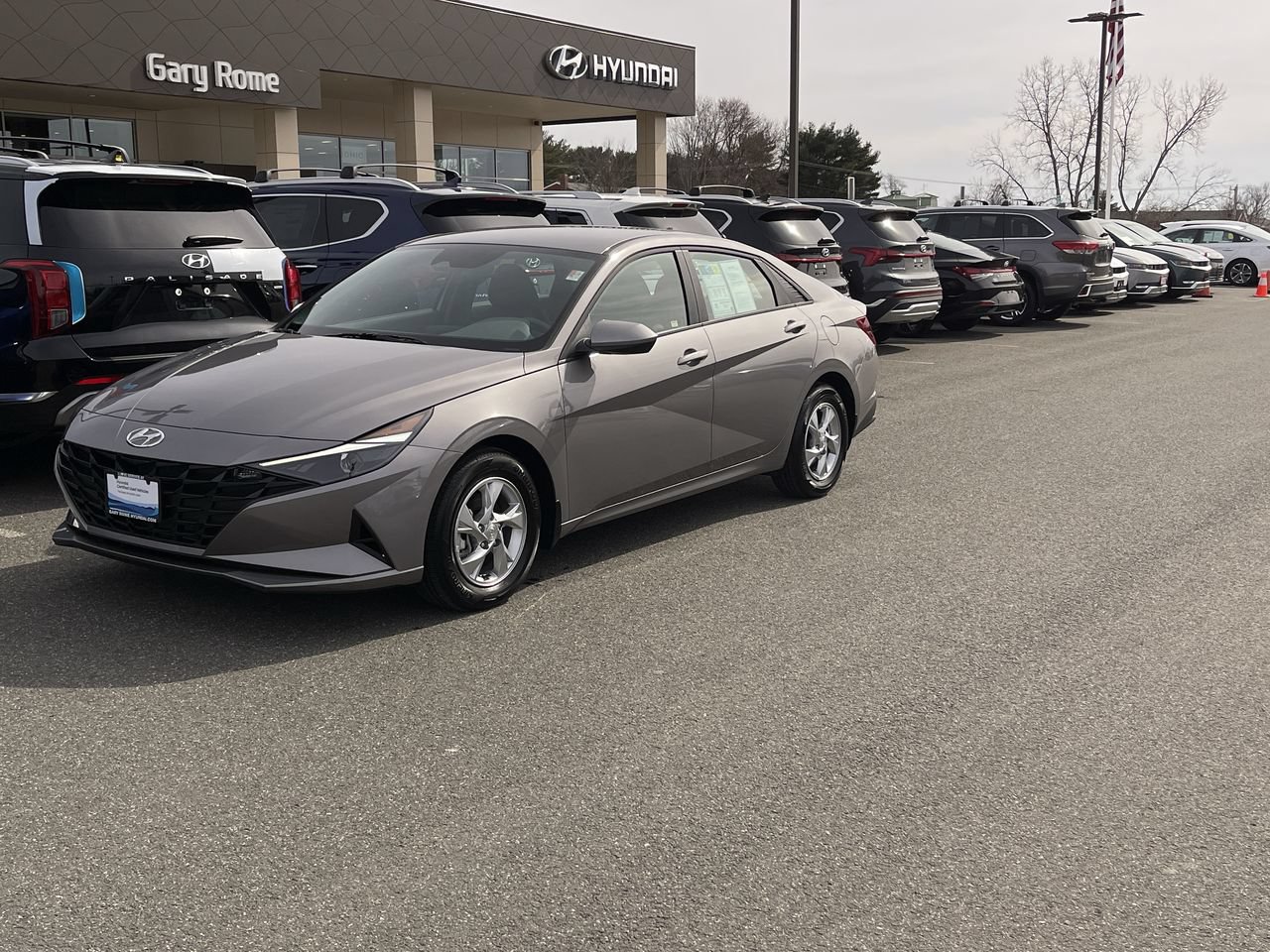 Used 2023 Hyundai Elantra SE