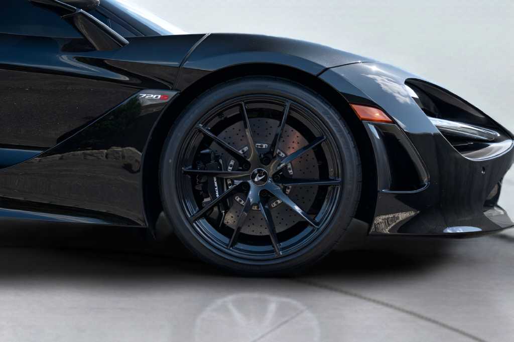Used 2019 McLaren 720S photo 31