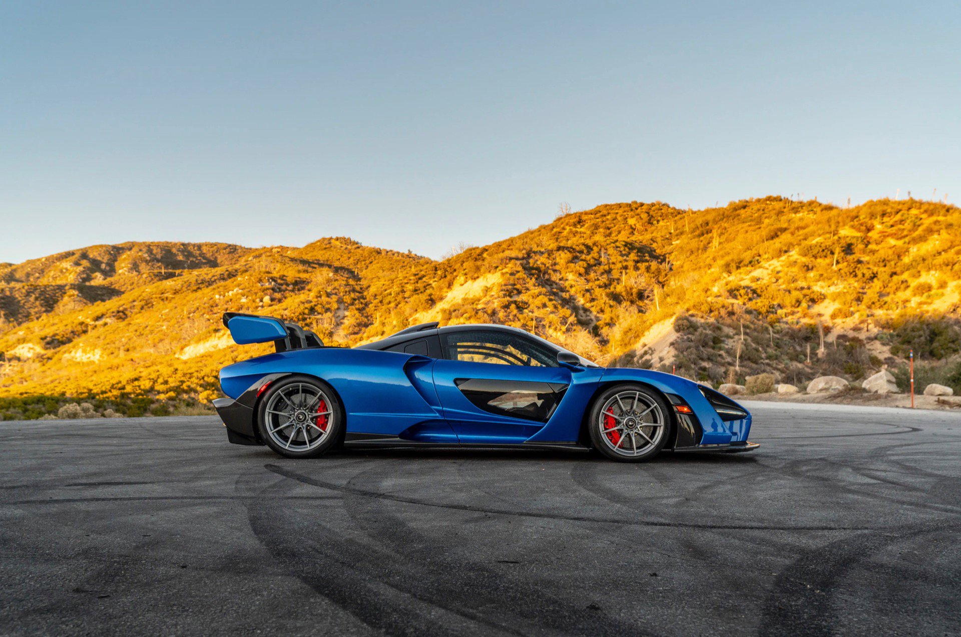 Used 2019 McLaren Senna Coupe ULTRA RARE Only 1685 Mil photo 72