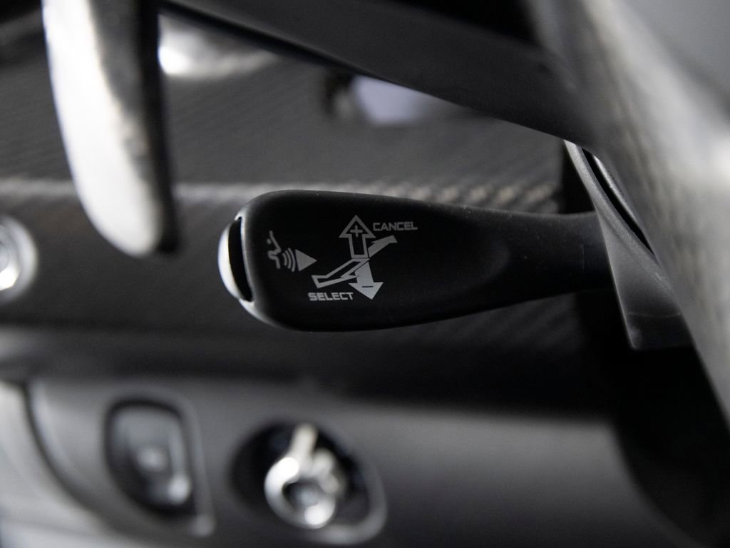 Used 2019 McLaren Senna photo 31