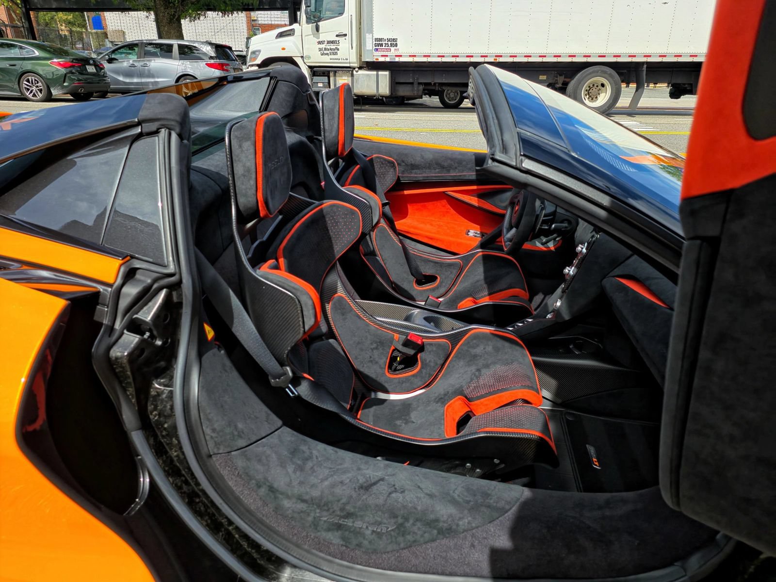 Used 2022 McLaren 765LT photo 39