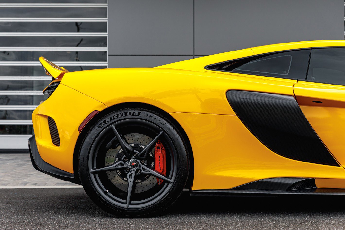 Used 2016 McLaren 675LT Coupe photo 27