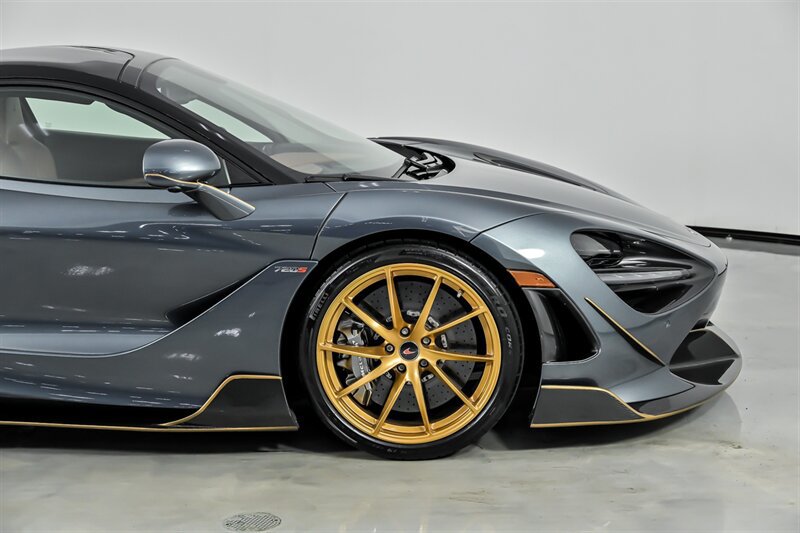 Used 2018 McLaren 720S photo 17