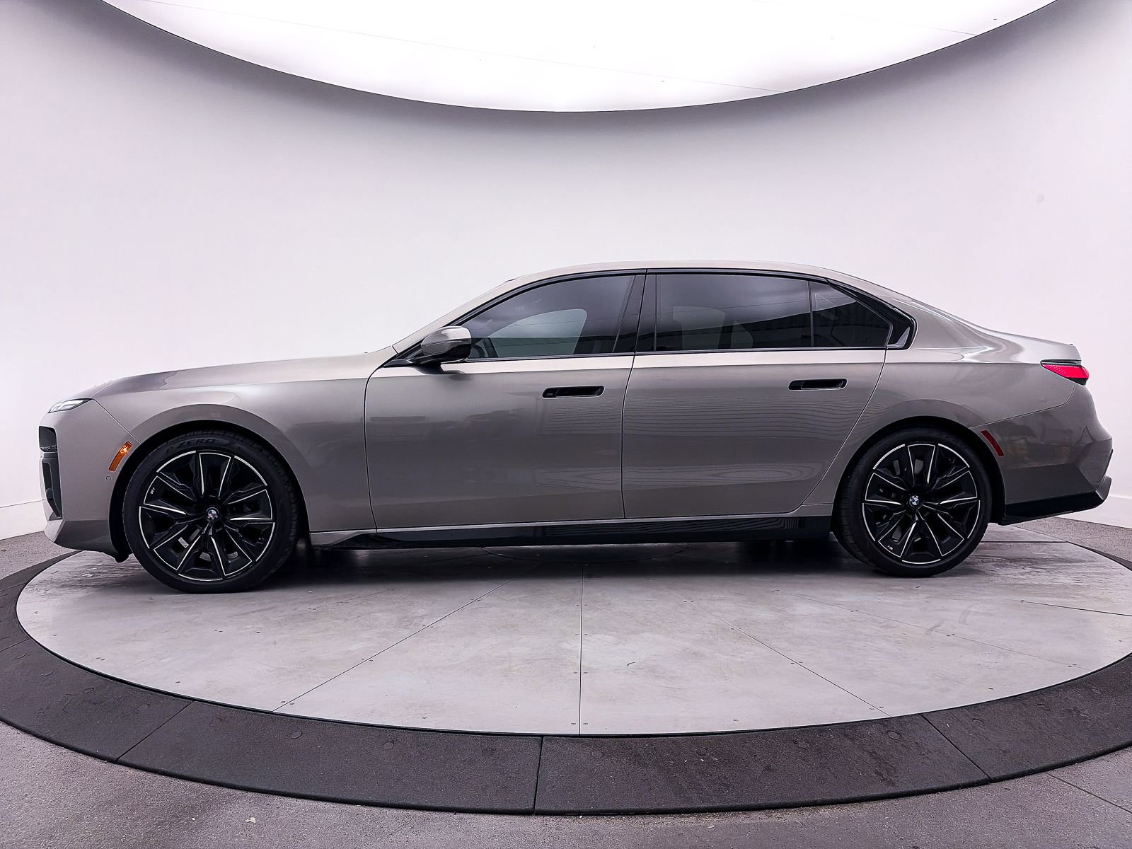 2024 BMW 760i xDrive