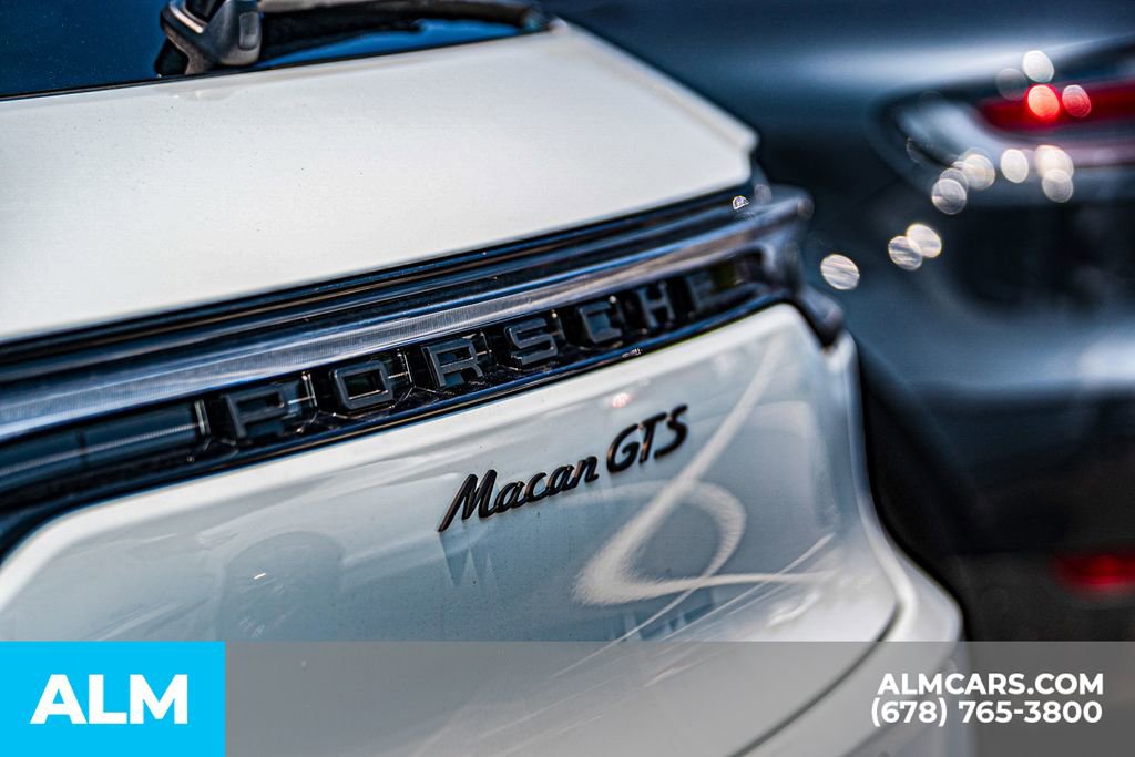 2025 Land Rover Defender 110 S