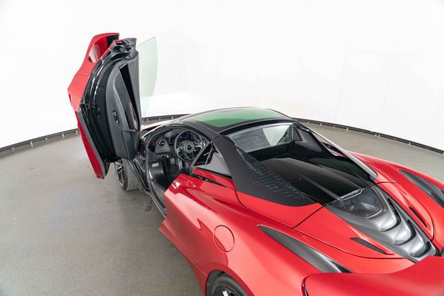 Used 2021 McLaren 720S Performance photo 30