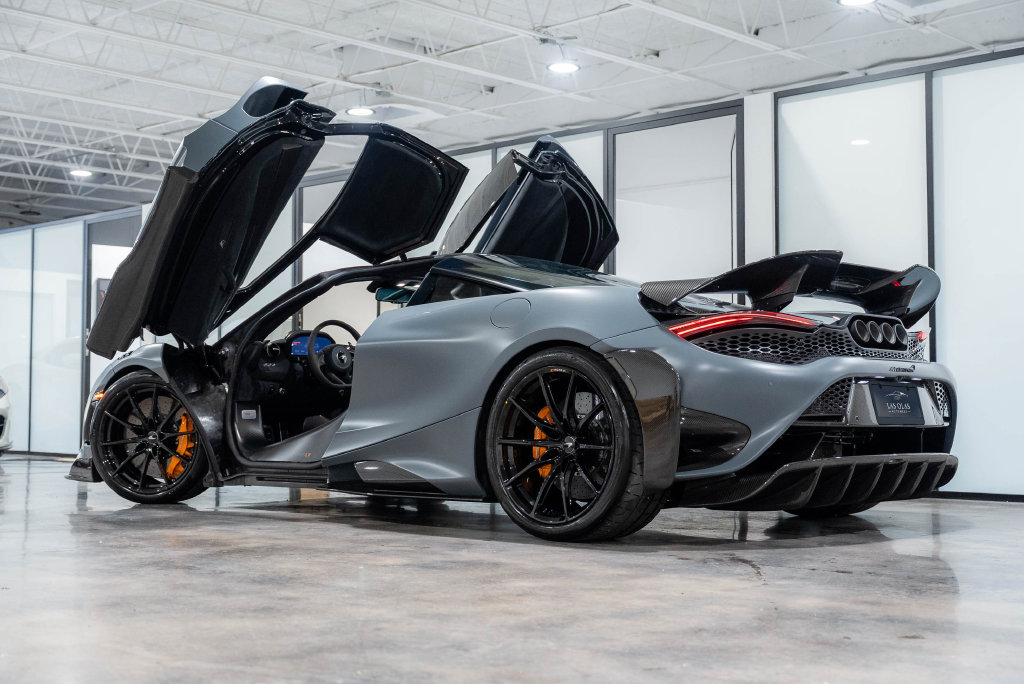 Used 2021 McLaren 765LT photo 30