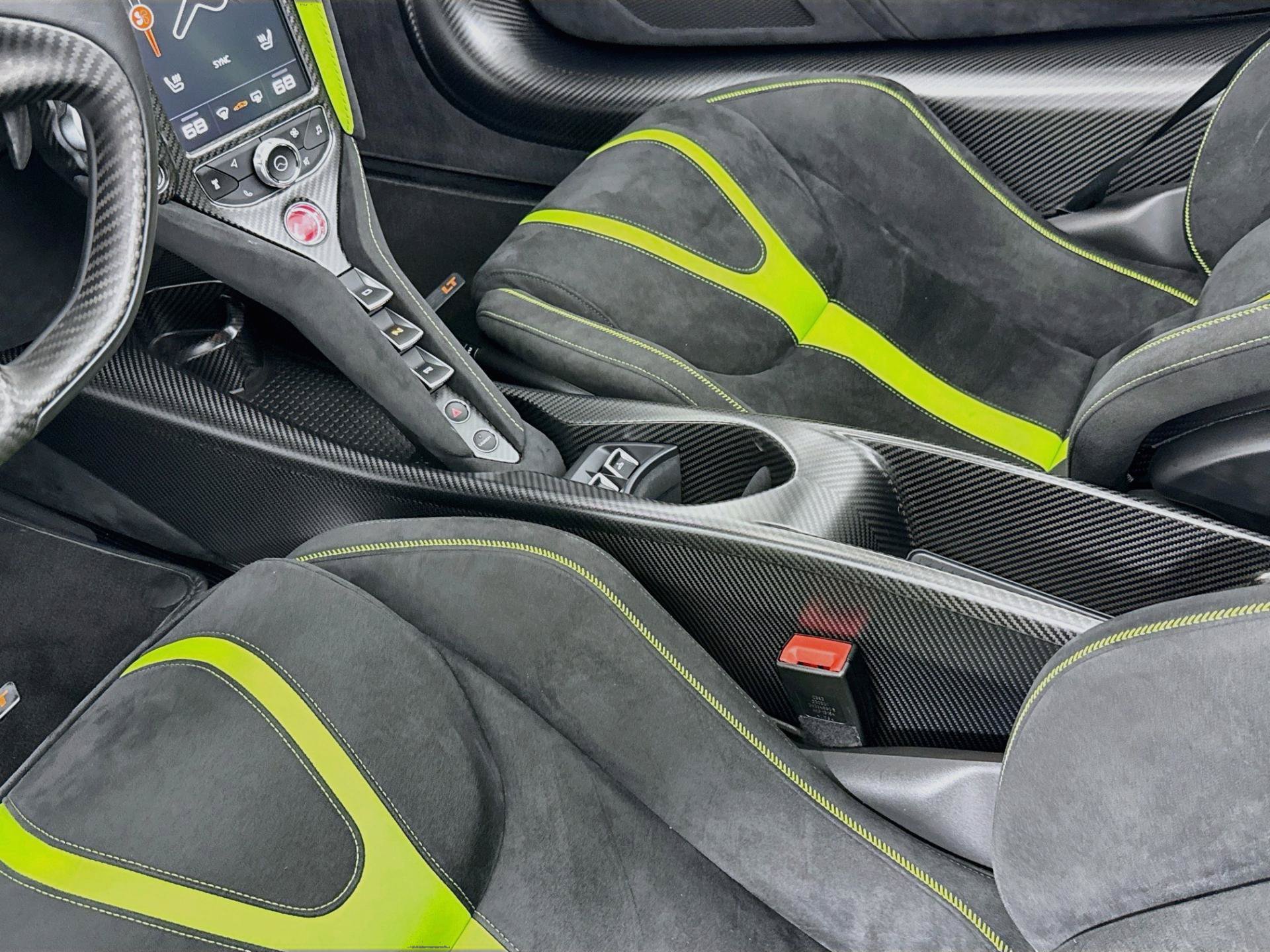 Used 2022 McLaren 765LT photo 23
