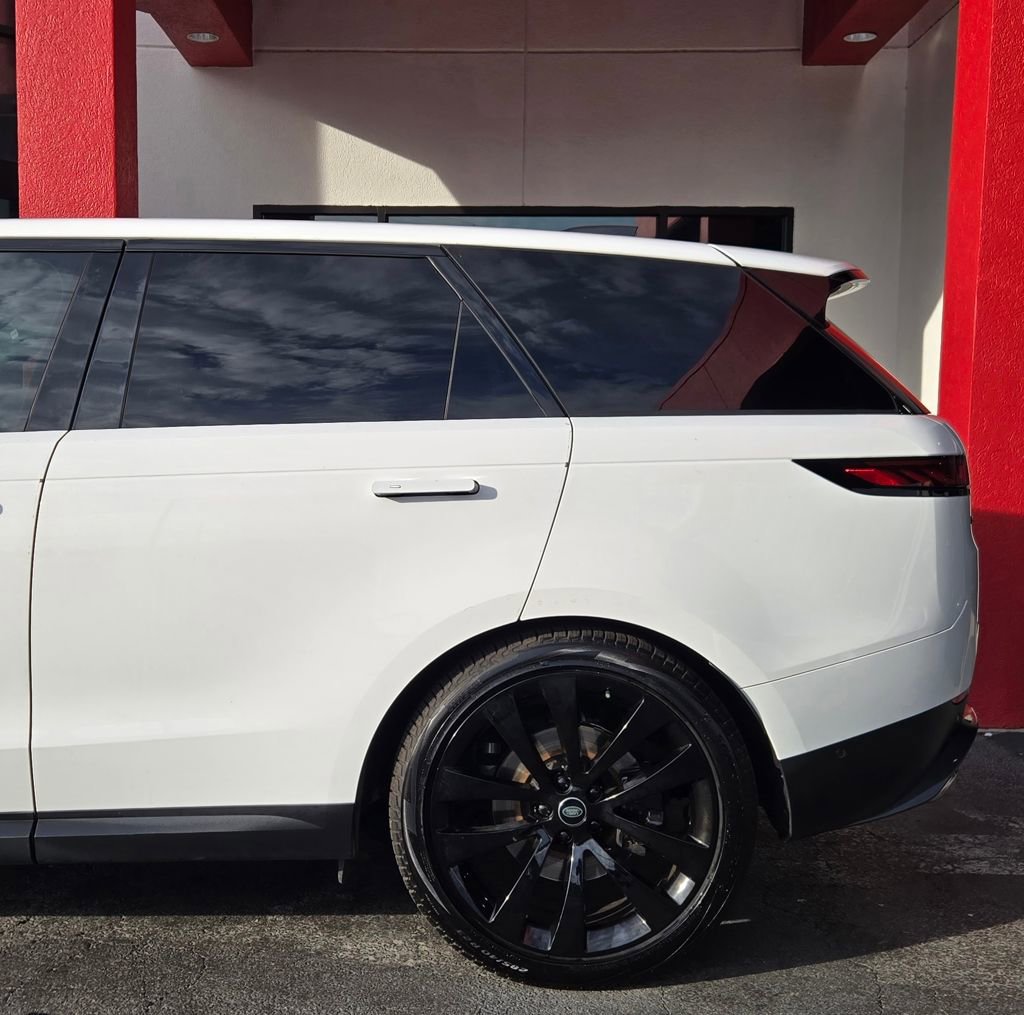 2023 Land Rover Range Rover Sport SE