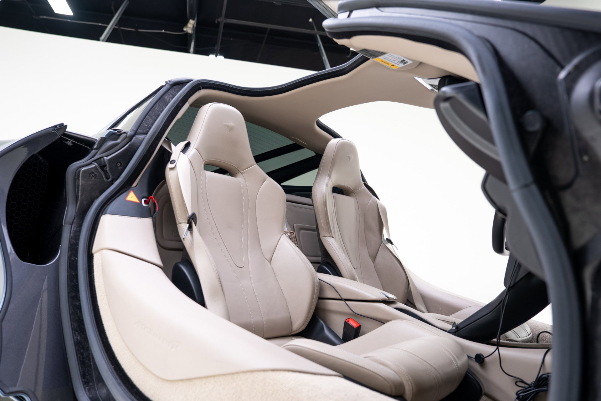 Used 2018 McLaren 720S Luxury photo 33