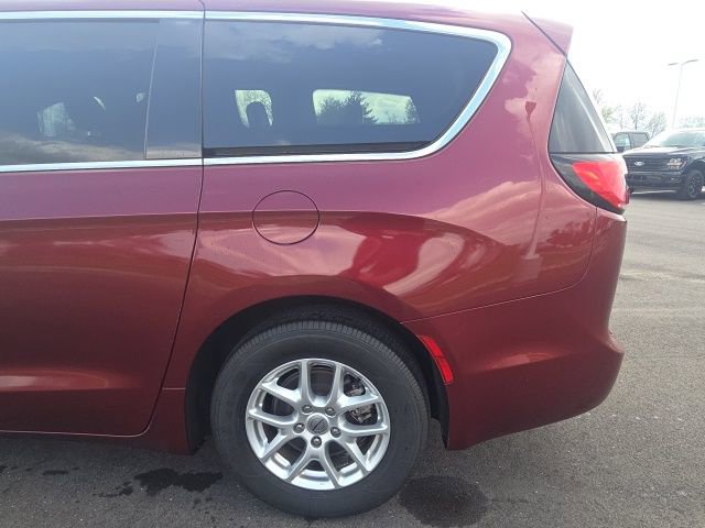 2023 Chrysler Pacifica Touring-L