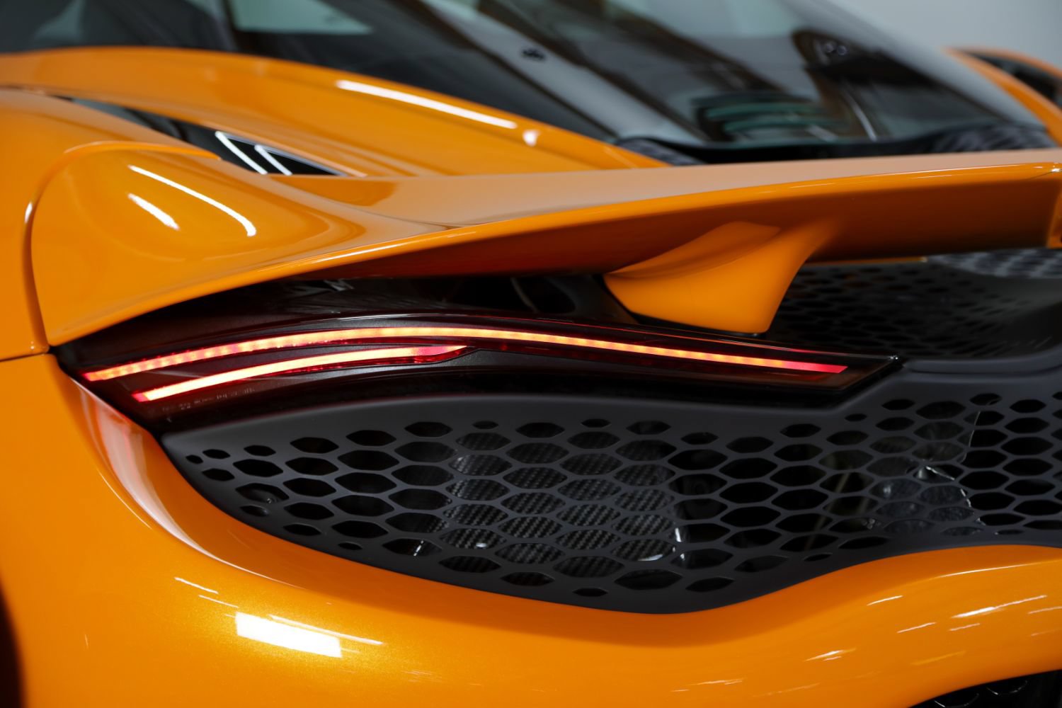 Used 2021 McLaren 765LT photo 23