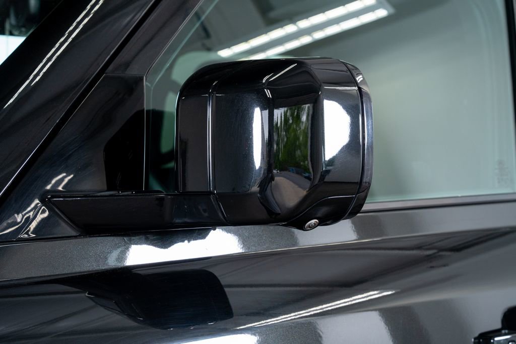 2025 Land Rover Defender 110 S