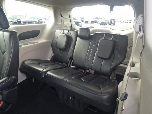 2023 Chrysler Pacifica Touring-L