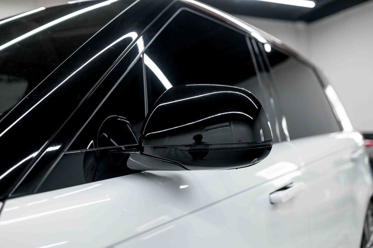 2024 Land Rover Range Rover SV