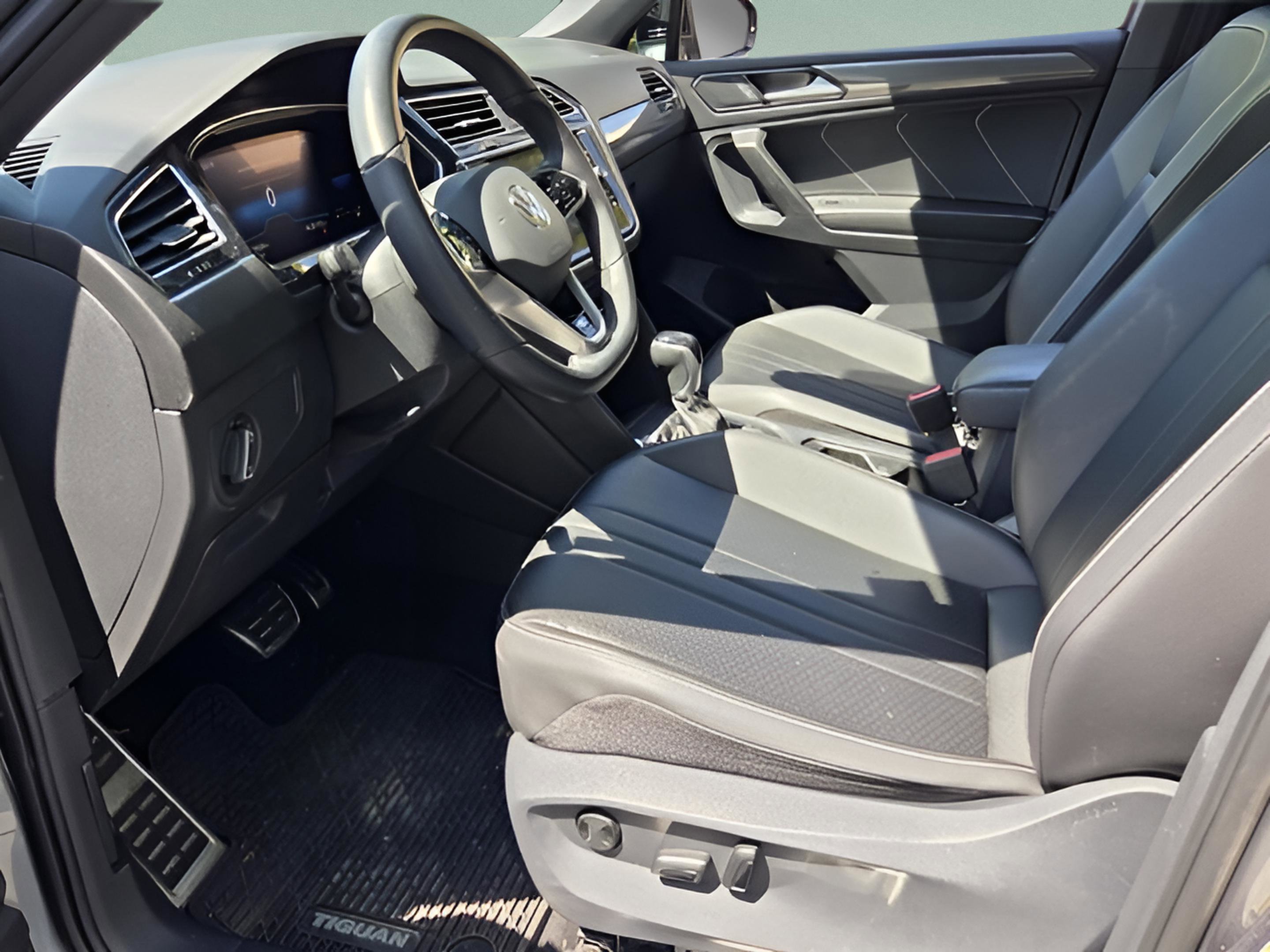 2022 Volkswagen Tiguan SE R-Line