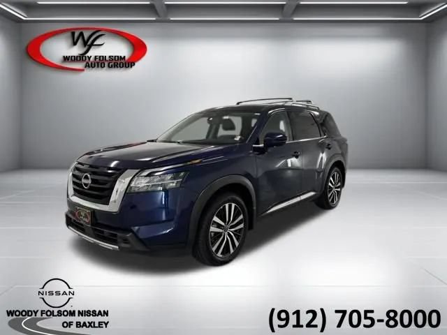 Used 2024 Nissan Pathfinder Platinum w/ Cargo Package