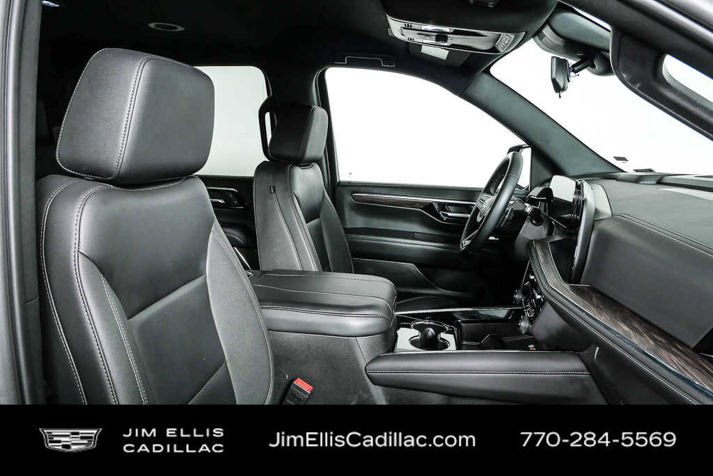 2025 Chevrolet Suburban LT