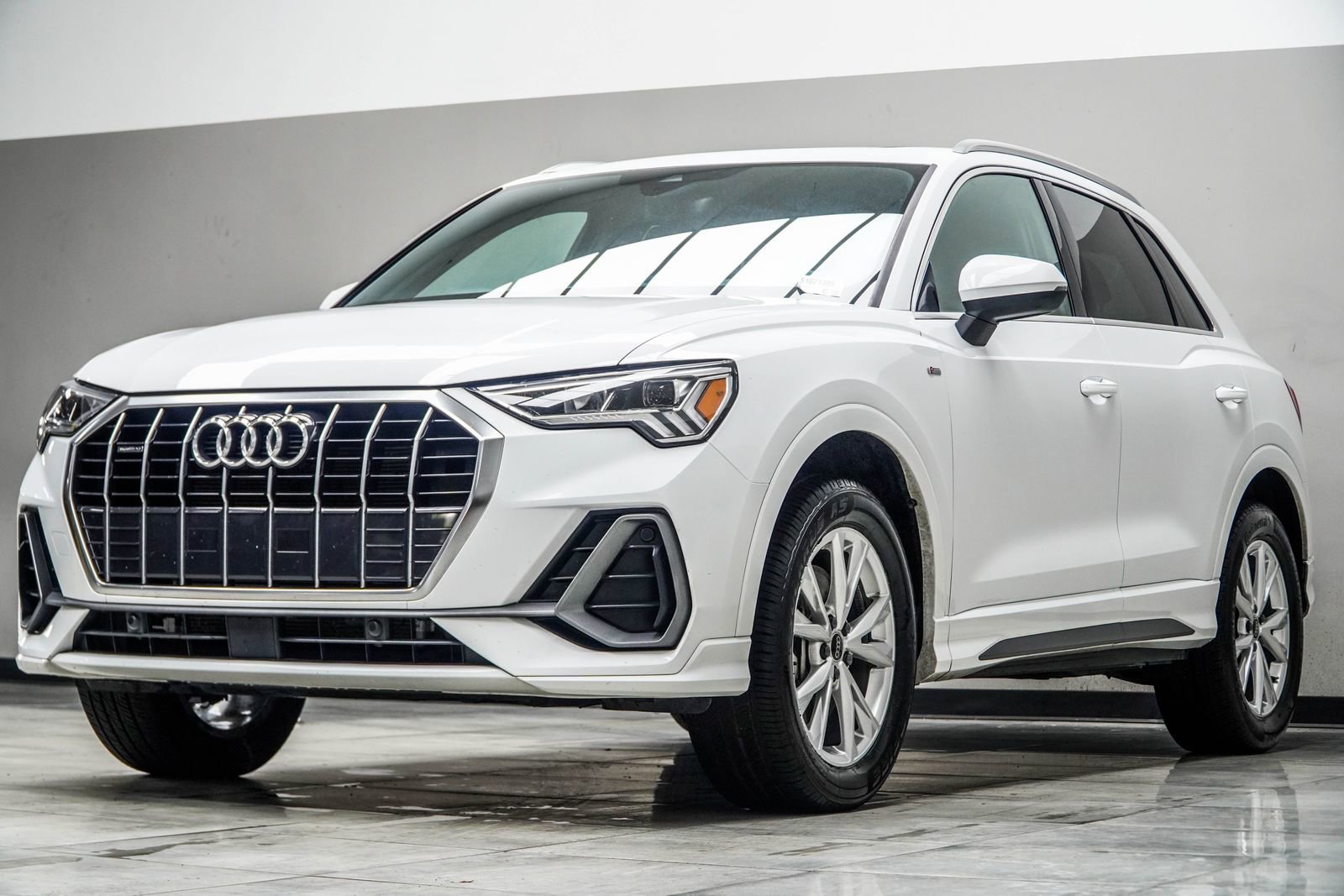 2025 Audi Q3 2.0T Premium