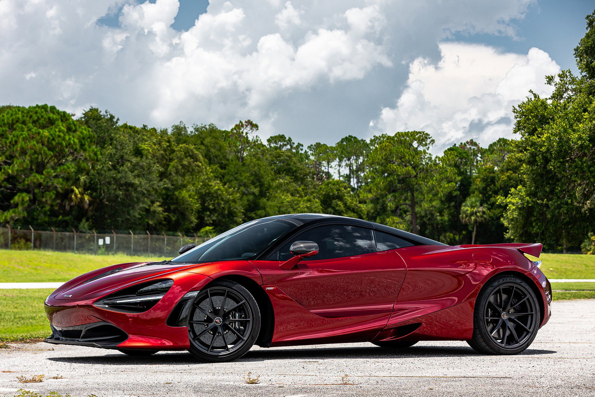 Used 2018 McLaren 720S Luxury photo 4