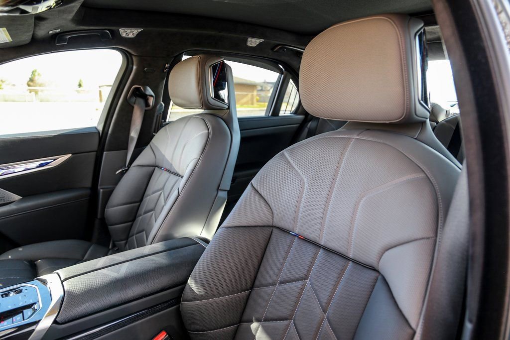 2025 BMW 760i xDrive