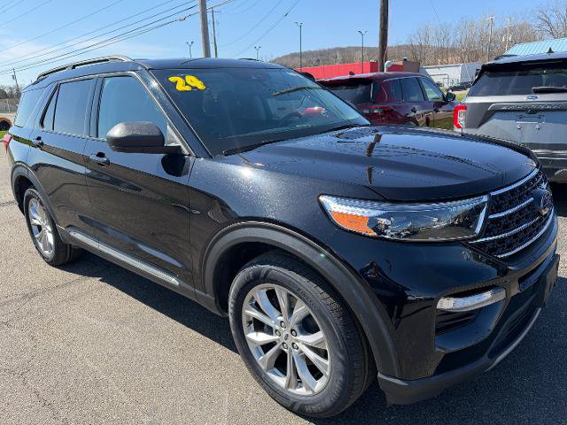 Certified 2024 Ford Explorer XLT w/ Equipment Group 202A
