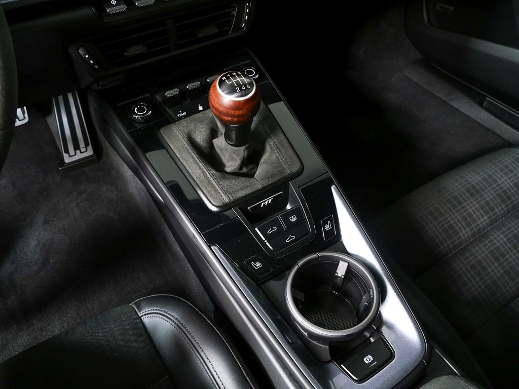 2025 Porsche 911 Carrera