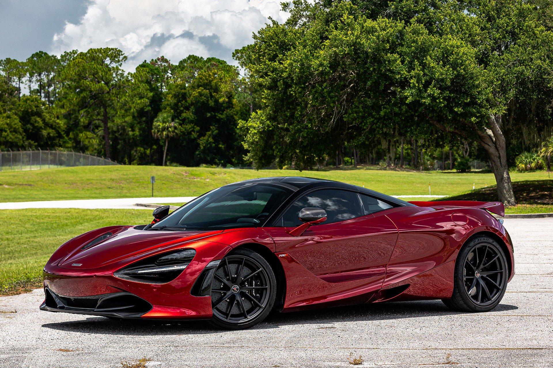 Used 2018 McLaren 720S Luxury photo 2