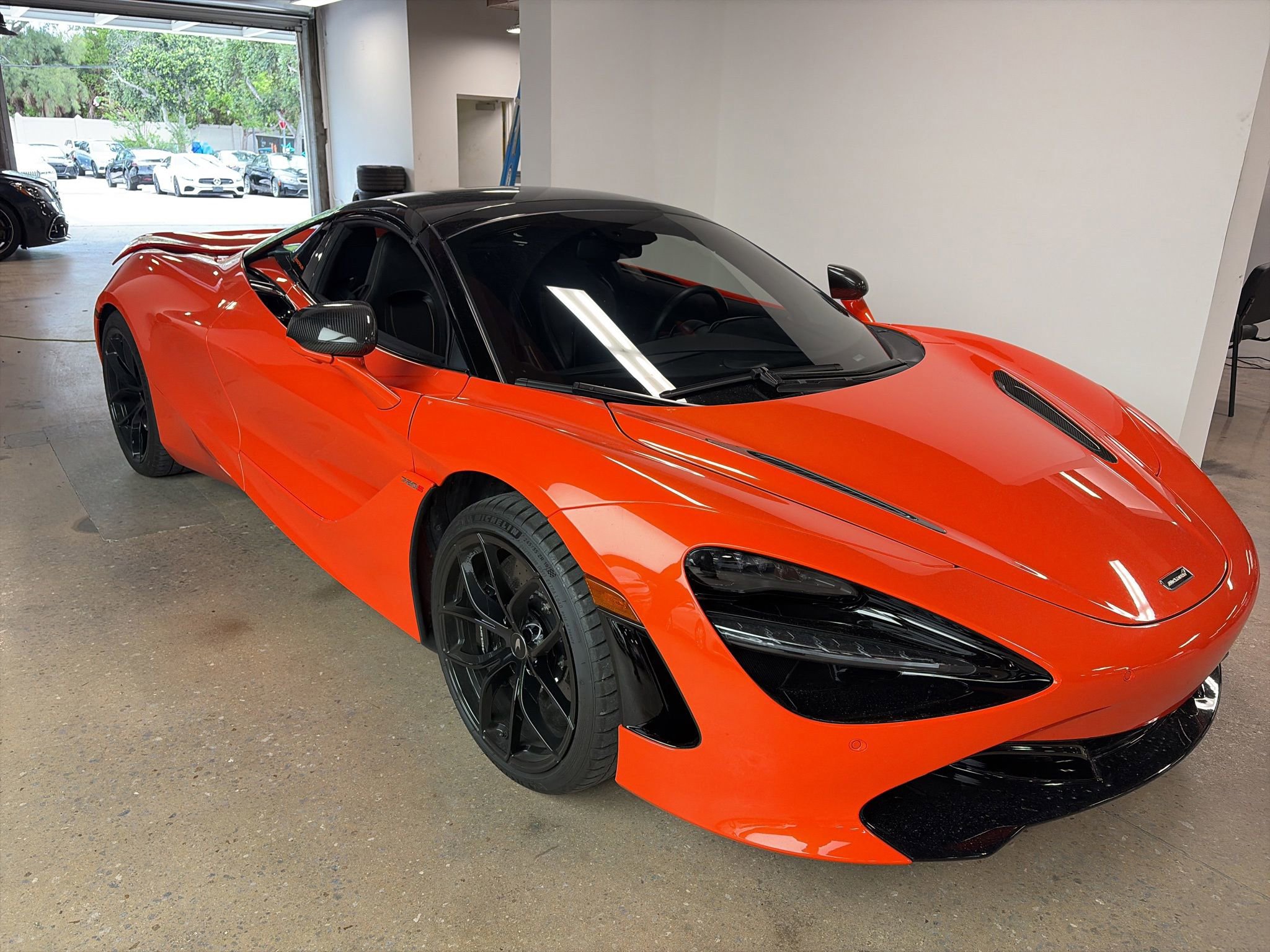 Used 2022 McLaren 720S Spider photo 3