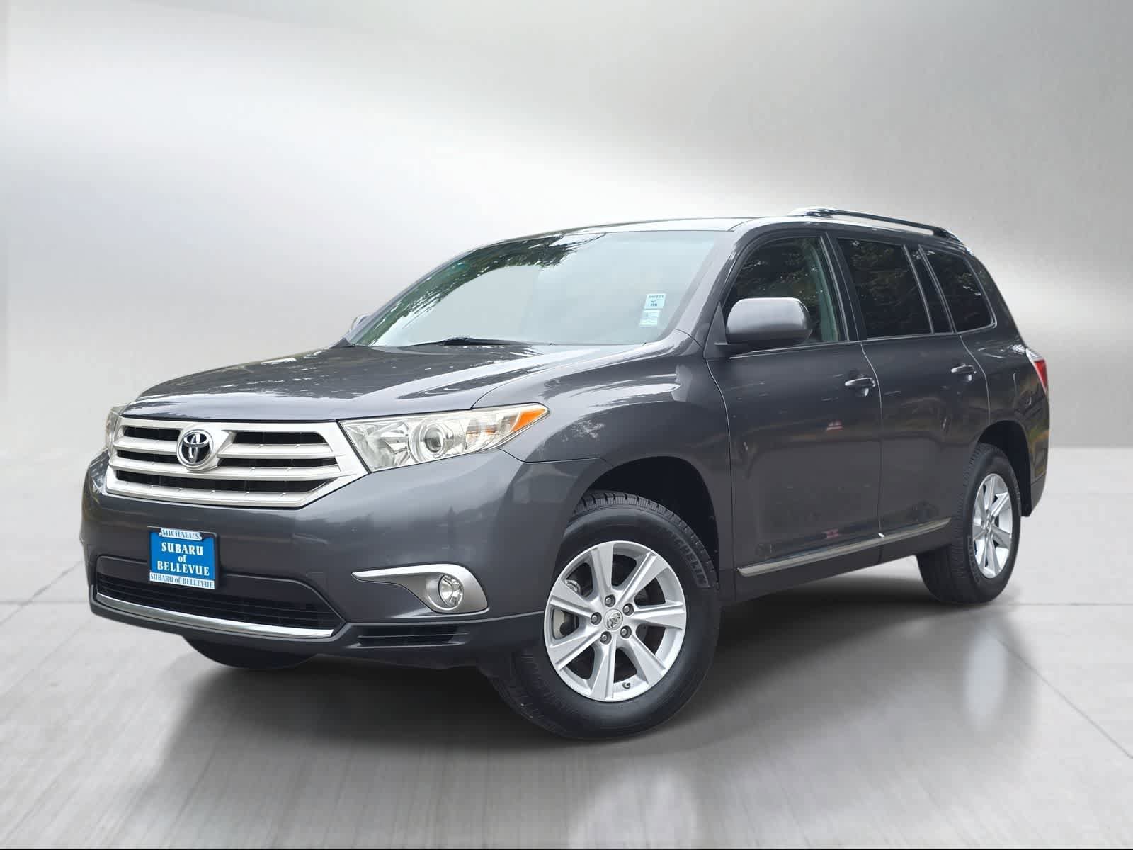 Used 2011 Toyota Highlander SE w/ Tow Pkg
