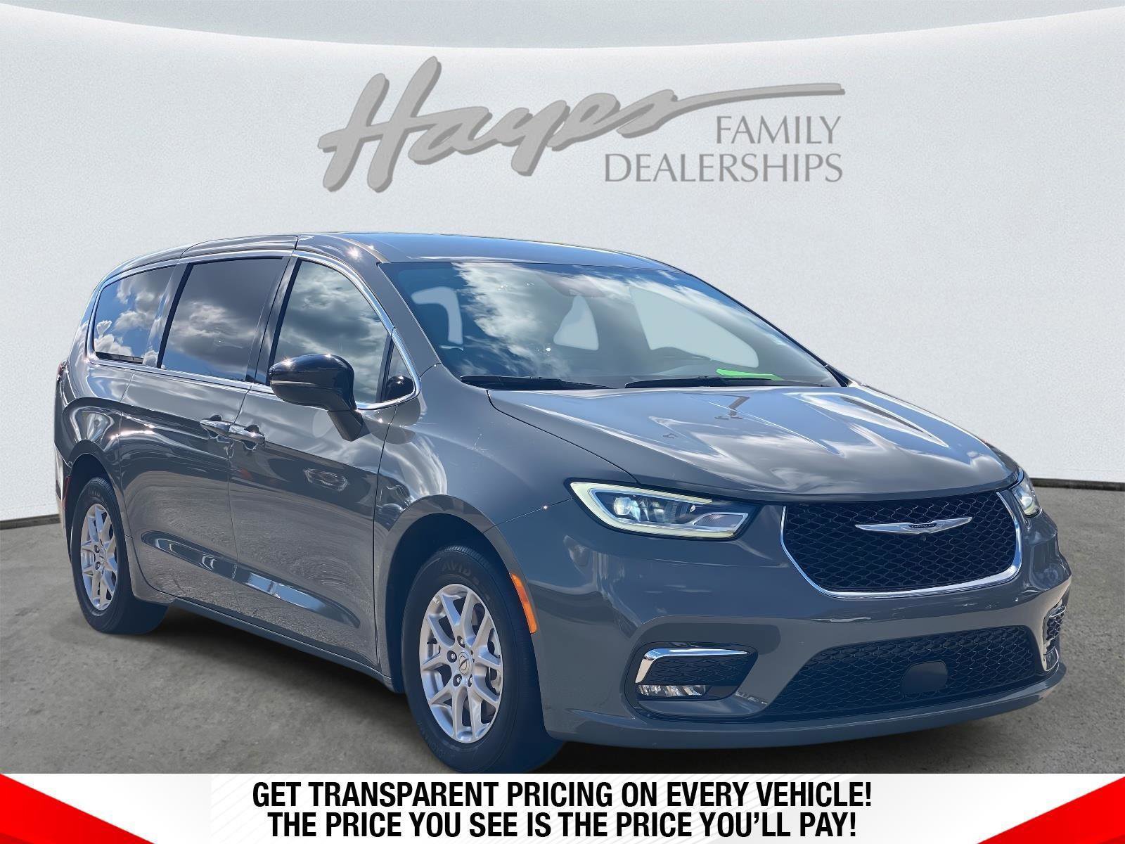 2025 Chrysler Pacifica Select