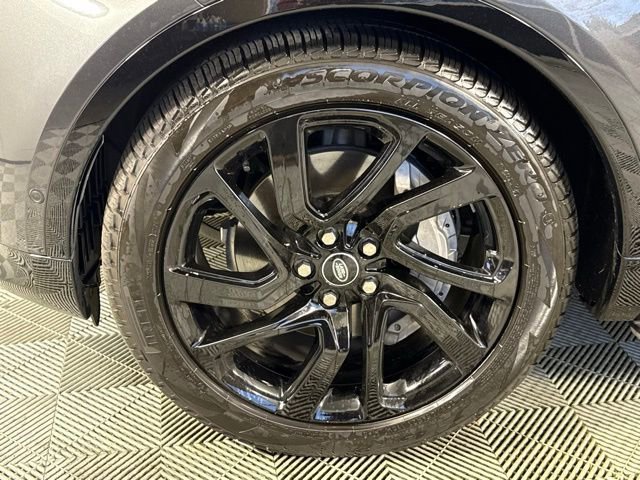 2025 Land Rover Discovery Dynamic SE