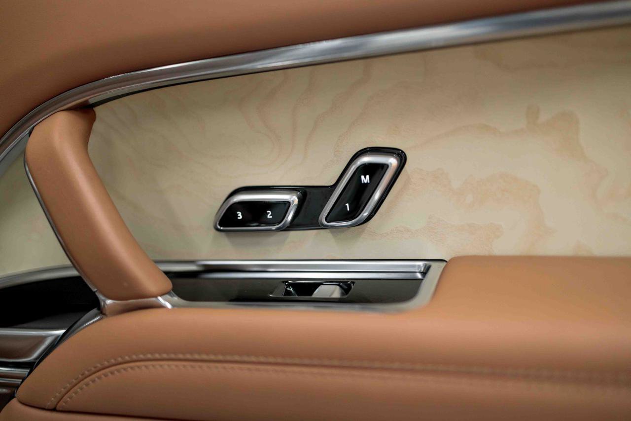 2024 Land Rover Range Rover SV