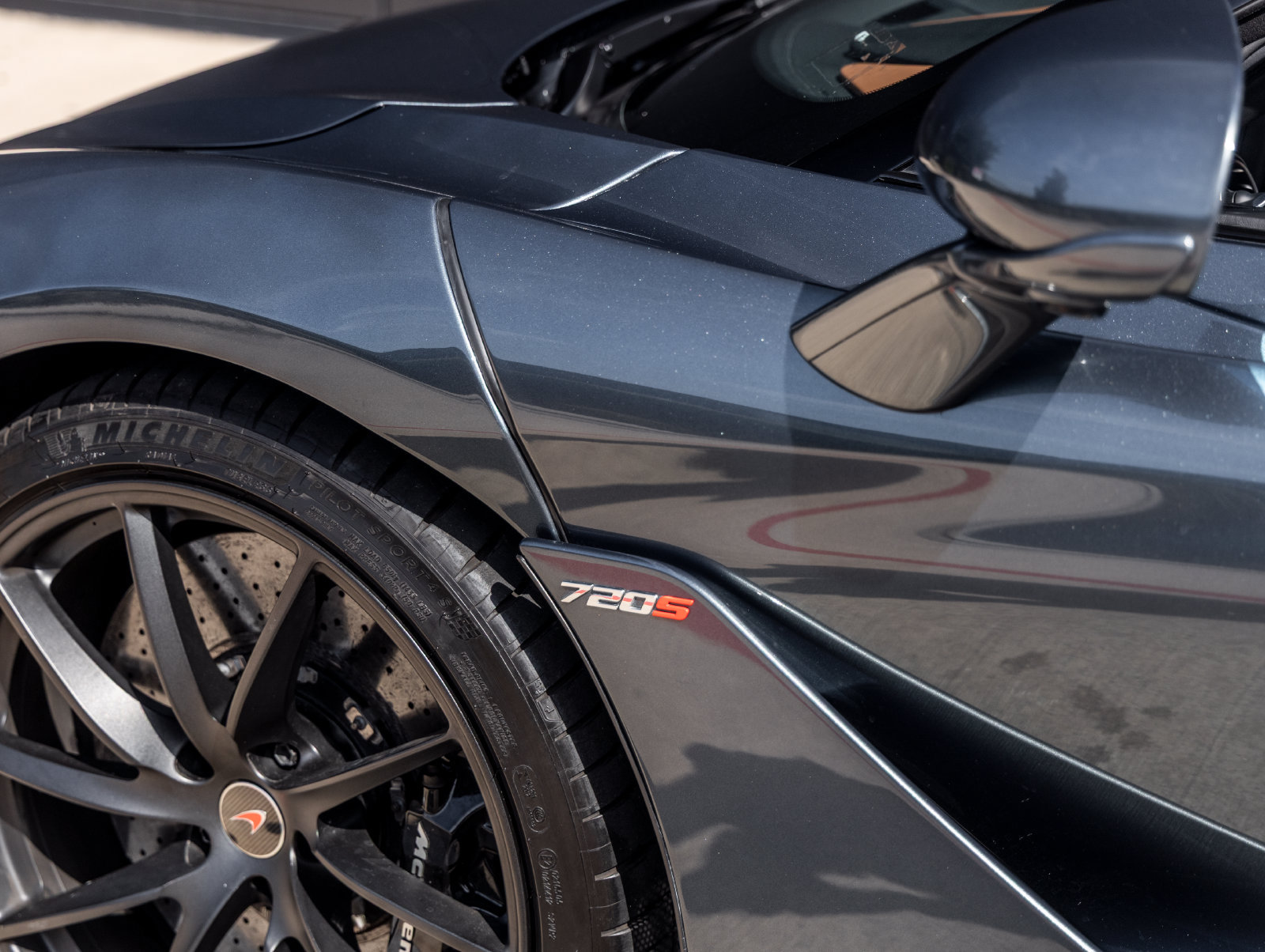 Used 2018 McLaren 720S photo 18