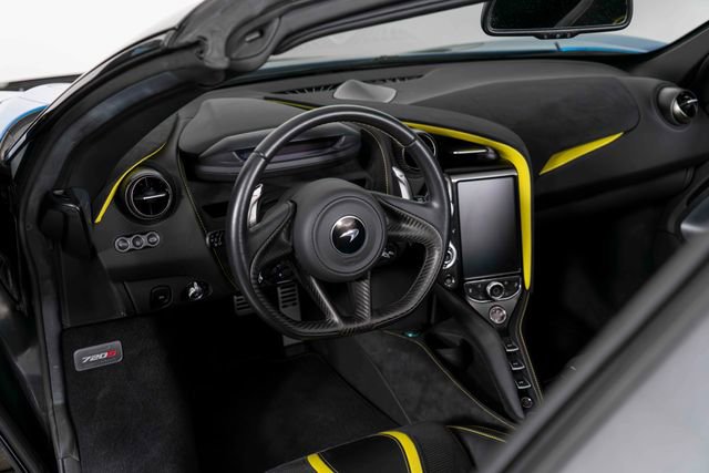 Used 2022 McLaren 720S Performance photo 16