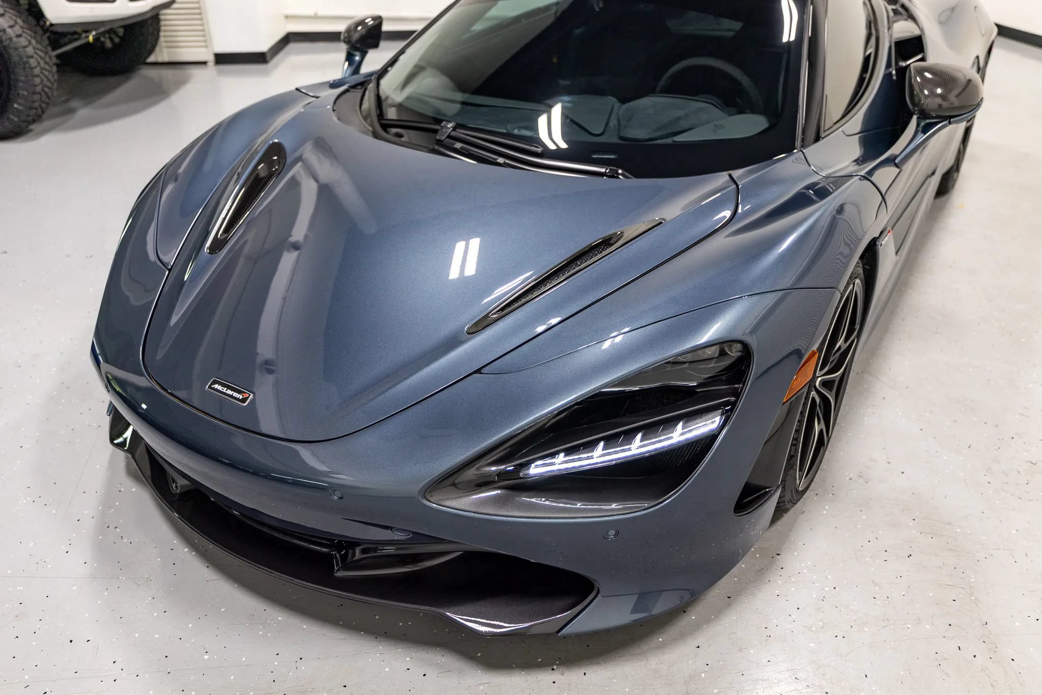 Used 2018 McLaren 720S Performance photo 16