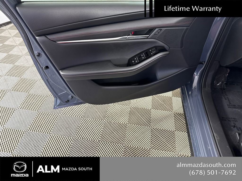 2026 MAZDA Mazda3 Carbon