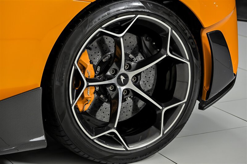 Used 2019 McLaren 600LT photo 32