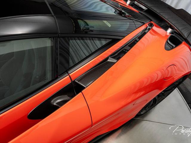 Used 2021 McLaren 765LT photo 17