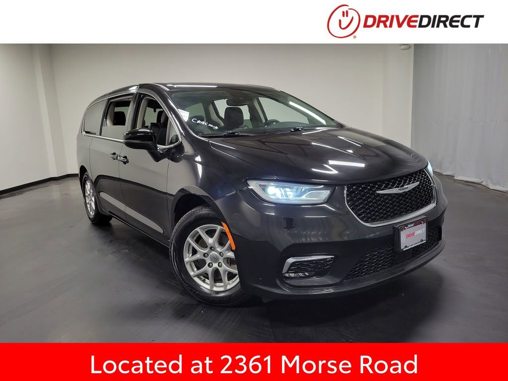 2023 Chrysler Pacifica Touring-L