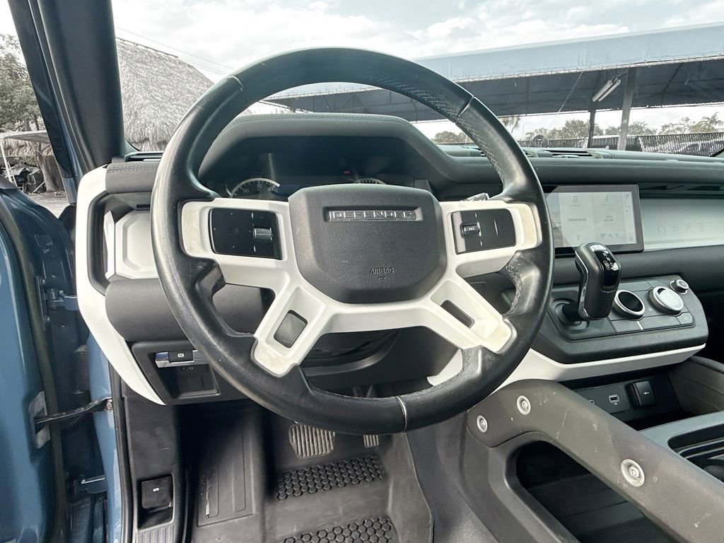 2023 Land Rover Defender 90 SE