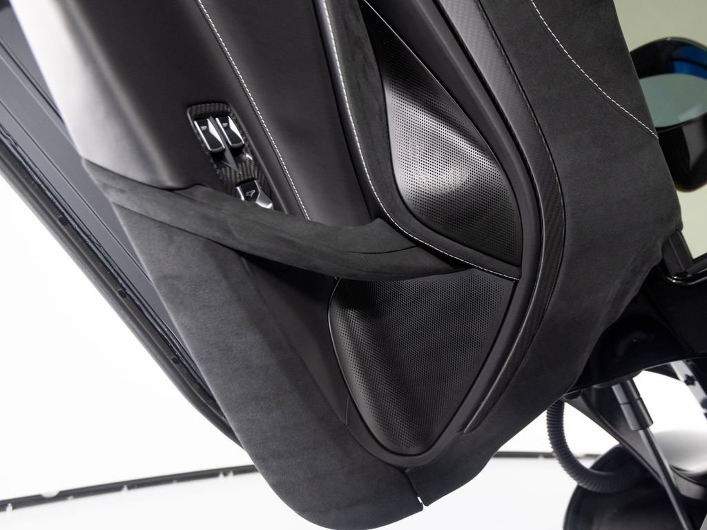 Used 2025 McLaren 750S photo 12