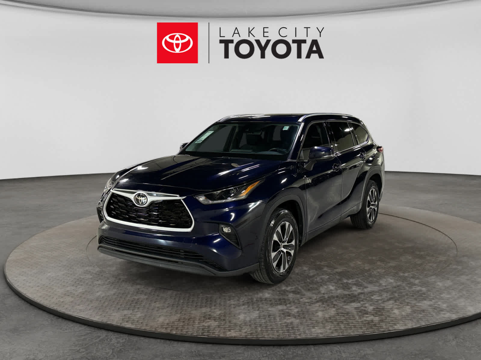 Used 2021 Toyota Highlander XLE