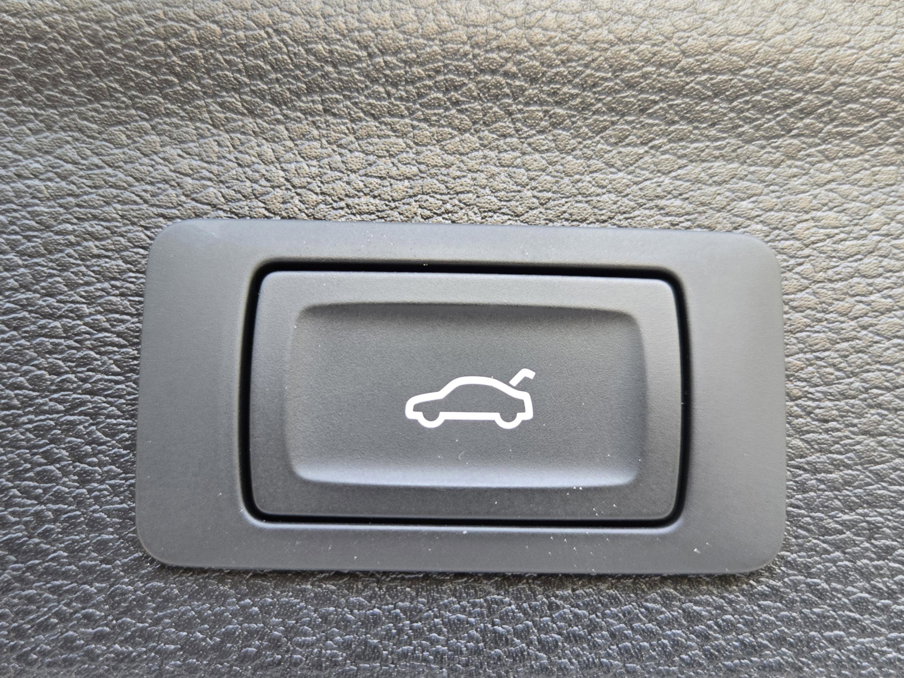 2025 Audi Q3 2.0T Premium