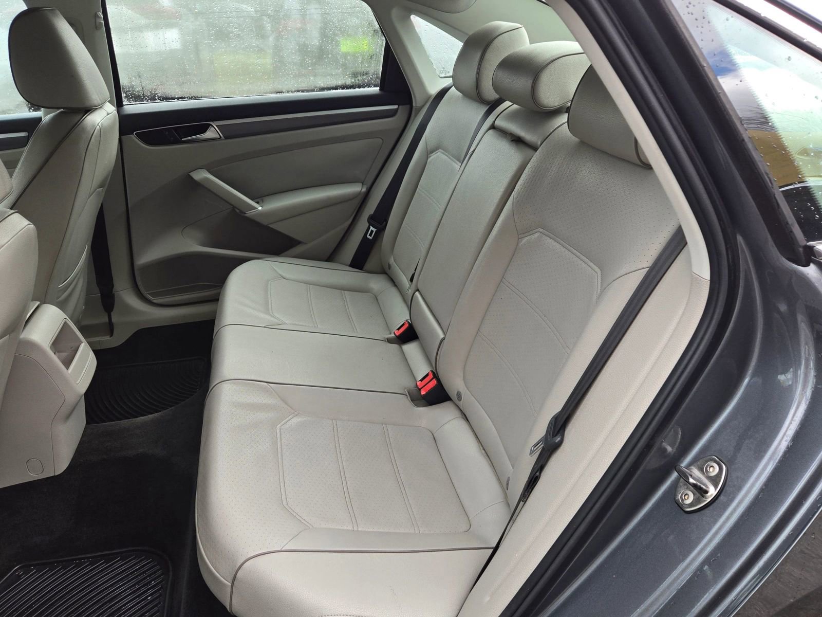 2017 Volkswagen Passat 1.8T R-Line