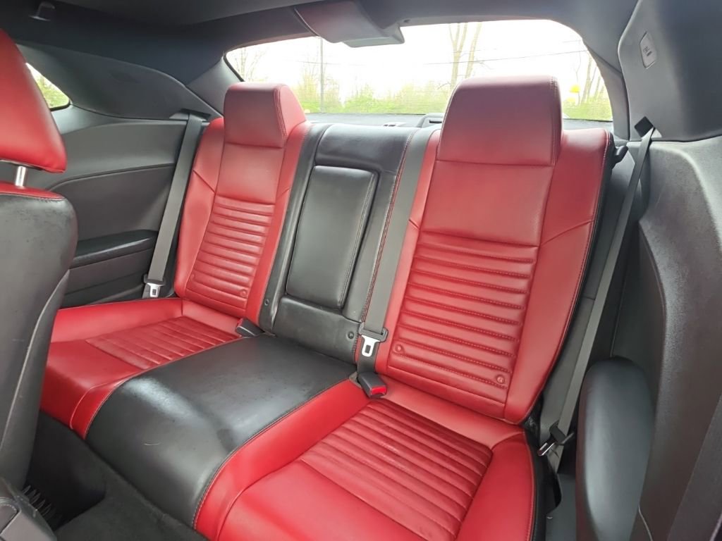 2014 Dodge Challenger SXT Plus