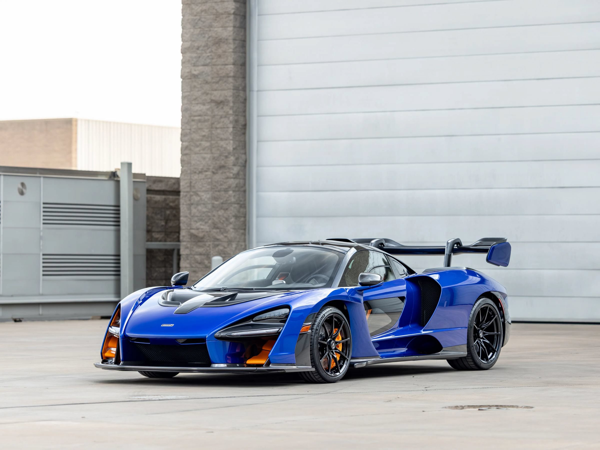 Used 2019 McLaren Senna photo 4