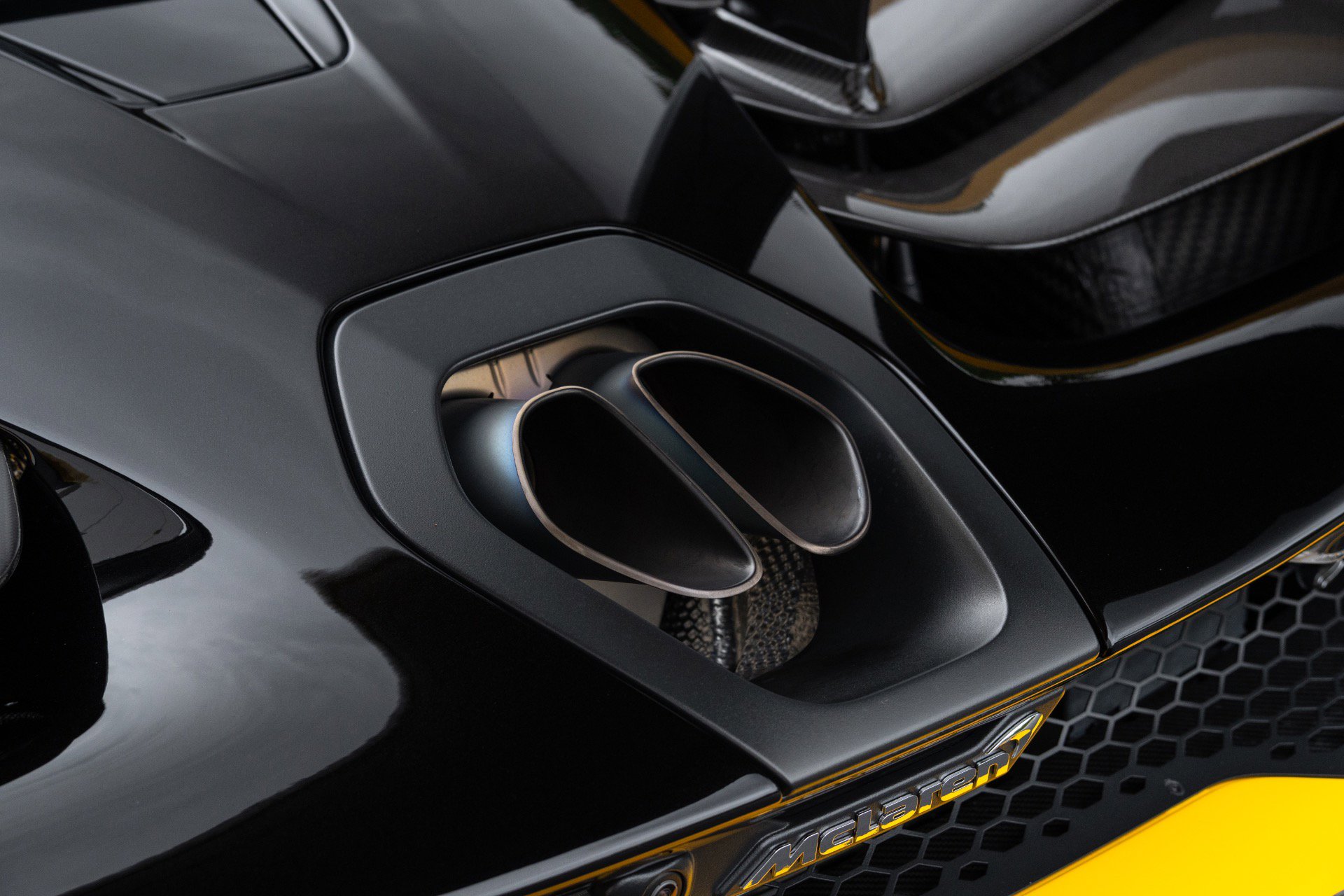 Used 2019 McLaren Senna photo 37